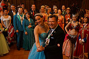 Bürgermeister Josef Schmid durfte mit den Prinzessinen Walzer tanzen (©Foto: Martin Schmitz)